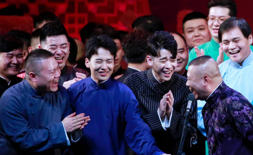 杨幂|周炜骂人事件再发酵，突删盗号声明打脸姜昆？郭德纲做法万人点赞