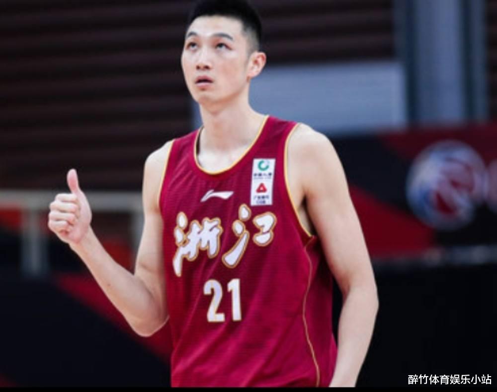 浙江男篮|CBA再现垫脚恶犯，浙江队朱旭航比赛中故意伸腿垫脚，败光人品！