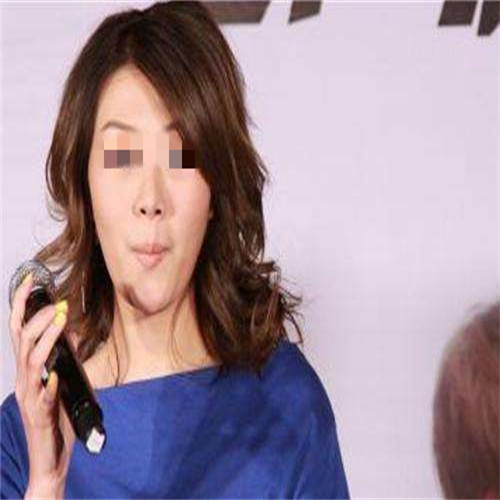 快递员|9年前，女歌手付丽邀请快递员进门，因一个微笑，生命停留在29岁