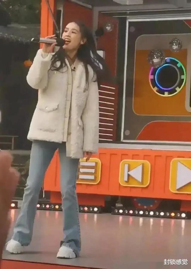 李沁|黄圣依被杨子骗了，大概杨子早就不是富豪，还没大衣哥有钱