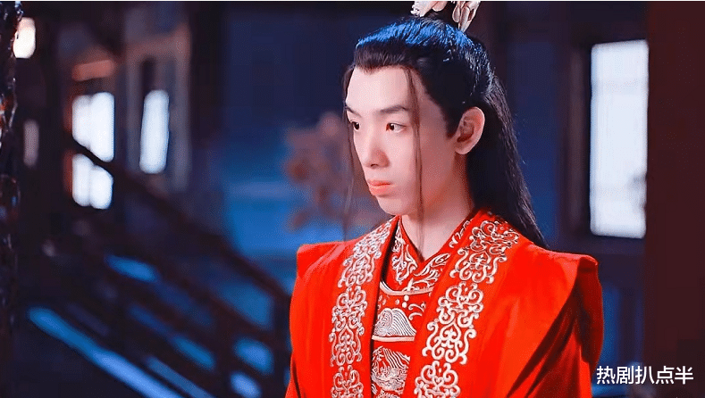 童星|童星长大是个坎？小演员昔日演遍男神童年，今演古偶辣眼又嘴凸