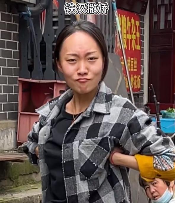 邵雨轩|坐拥4200万粉丝，不卖货不开小黄车，邵雨轩的清醒打了多少人的脸