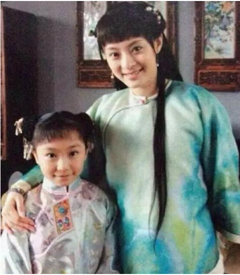 孙俪|孙俪同父异母的妹妹，两人曾饰演同一角色，颜值非常高