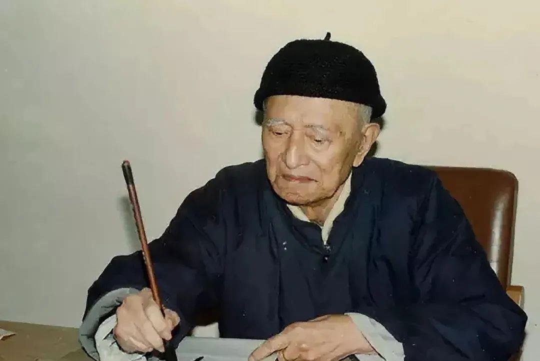 一个爱穿搭的小马甲 林散之70岁时临写《张迁碑》这才叫临帖