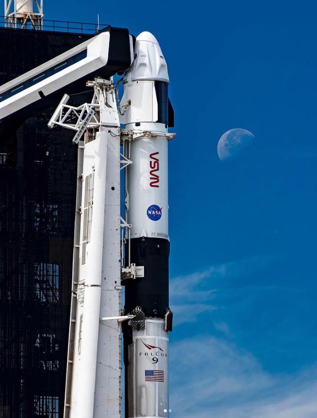 SpaceX载人飞船31号再次发射,送四名NASA宇航员进入空间站