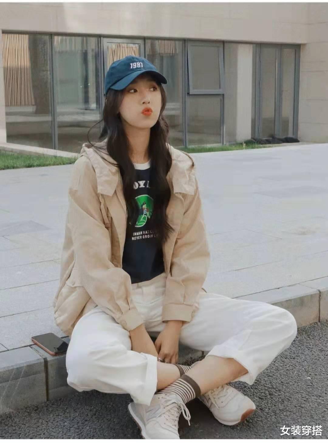 女装穿搭|白色休闲裤配什么上衣比较好看