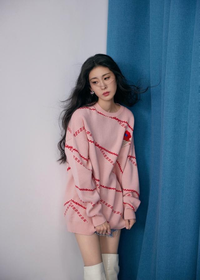 旗袍公馆|当妈后的张碧晨也放开，穿卫衣大胆挑战下衣失踪，却瘦得让人心疼