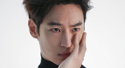 逃亡|李帝勳携手具教焕出演《逃亡》，2人之间“BROMANCE”引发关注