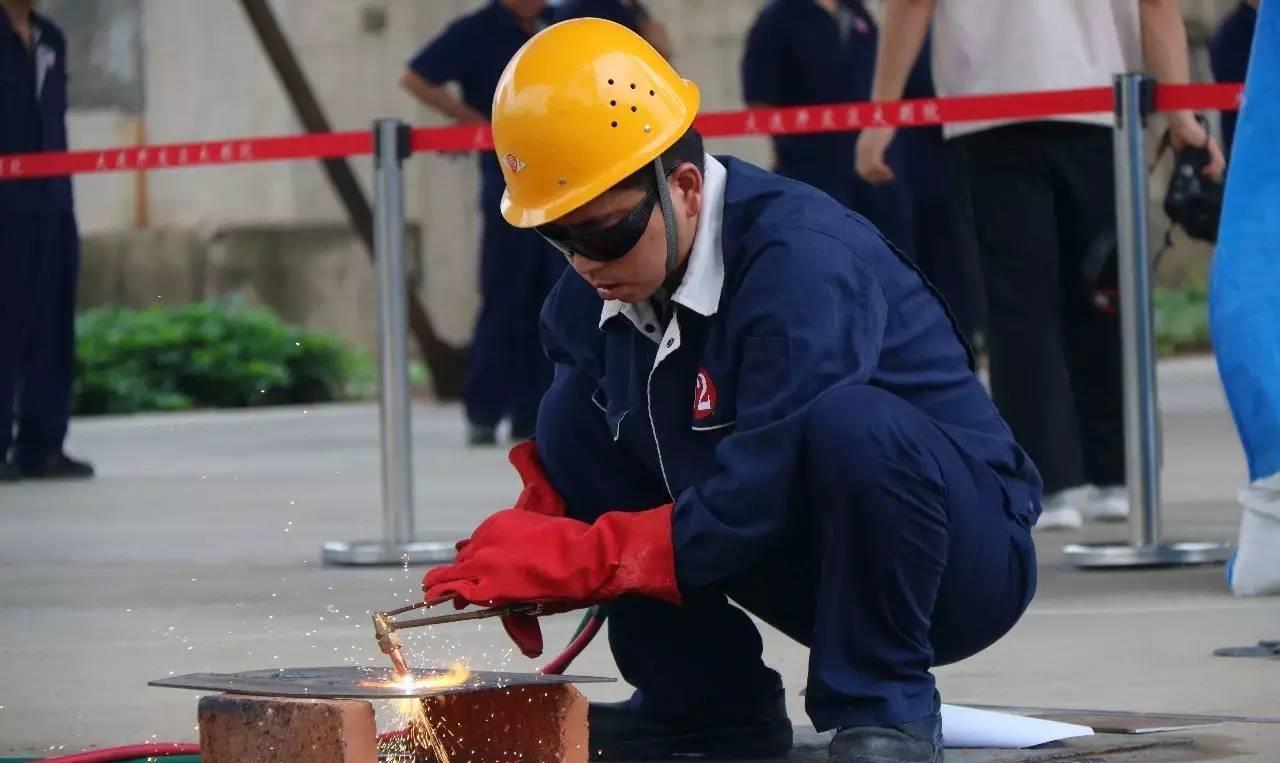 招生|中国高级技工现状:人才十分短缺,技校却招生难