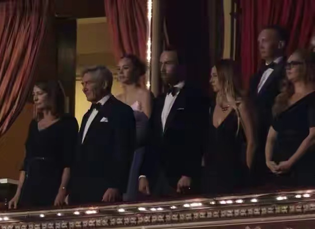 公爵夫人|妯娌斗法戏剧化！梅根花样百出致用力过猛，凯特一招化解真轻松