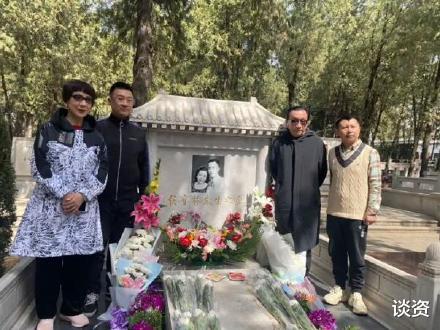 侯耀华|侯耀华“经纪人”讽刺郭德纲:6年没为师傅侯耀文扫过墓,大家都知道