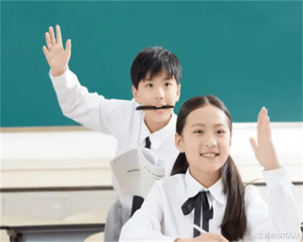  妈妈“卧底”15岁儿子所在群聊，聊天内容毁三观，妈妈立刻报警