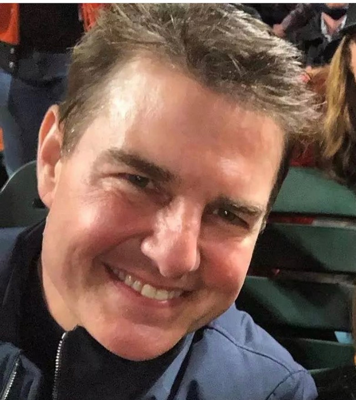 霍思燕|59岁汤姆·克鲁斯近照曝光，脸部浮肿帅哥形象不再，网友：认不出