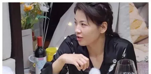 刘涛|真离了？！国民贤妻崩了，替夫还债4亿是假的？