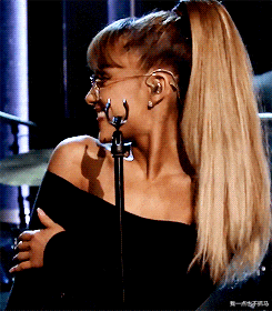 爱莉安娜·格兰德|王力宏还没被封杀，她却突然宣布“退圈”！