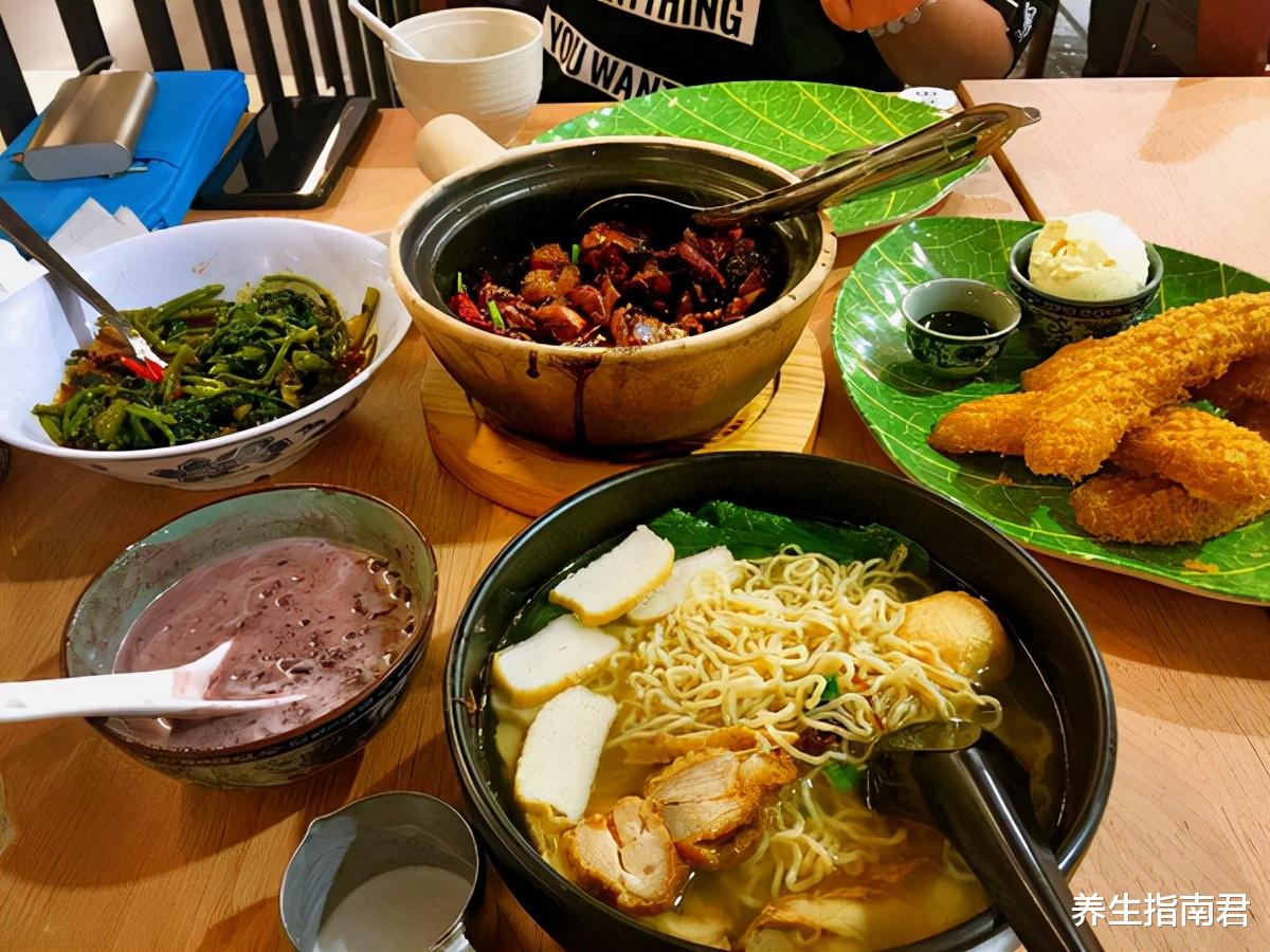 养生指南君 饮食重在质而不在量,8个小妙招帮你改善饮食质量