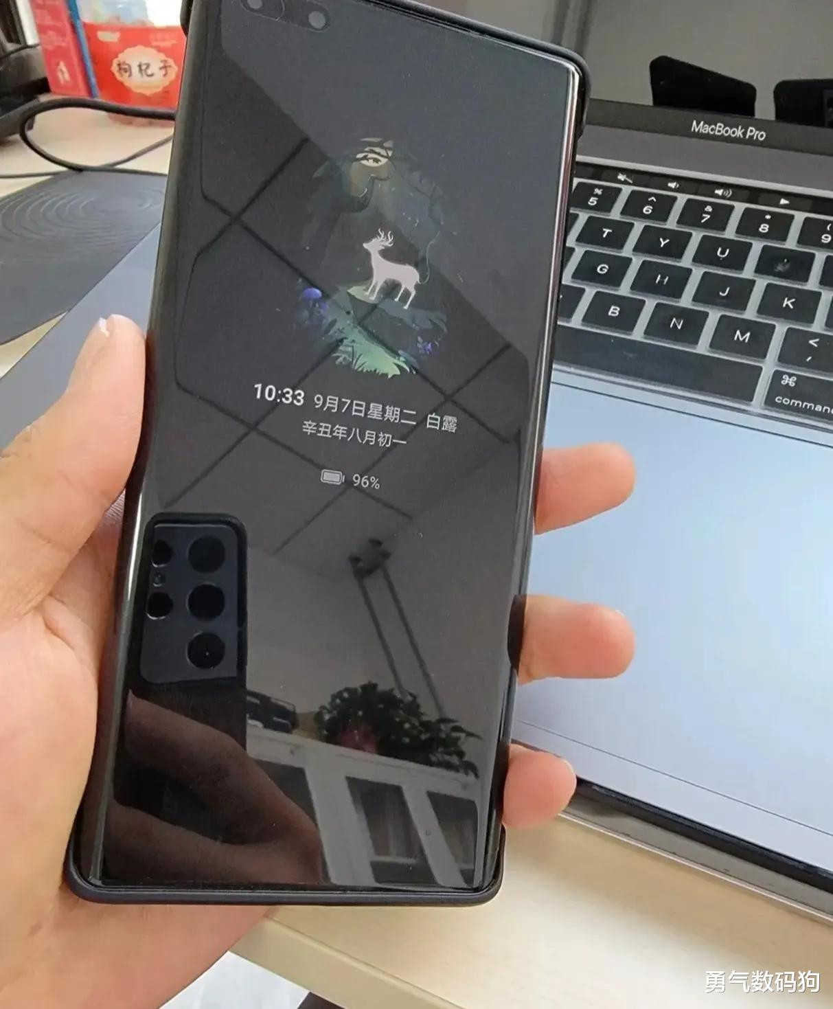 苹果|iPhone就是不加入息屏显示，爱买不买