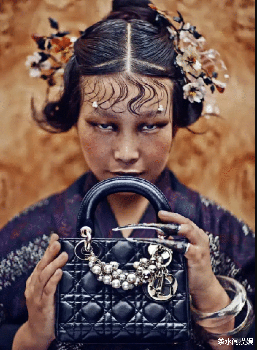 陈漫|网友集体抵制，官媒发文批评，“天才”摄影师陈漫跌下神坛冤吗？