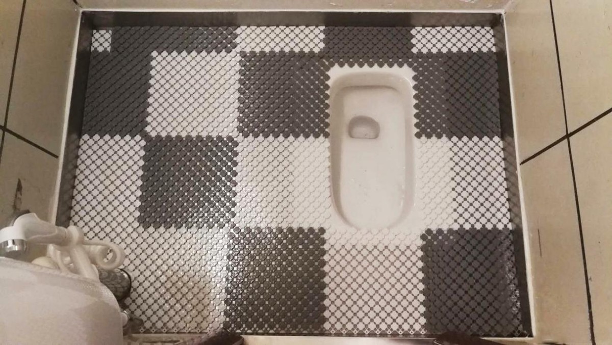 聪明人家里从不装地漏,我家装的蹲坑,不占位置排水又快