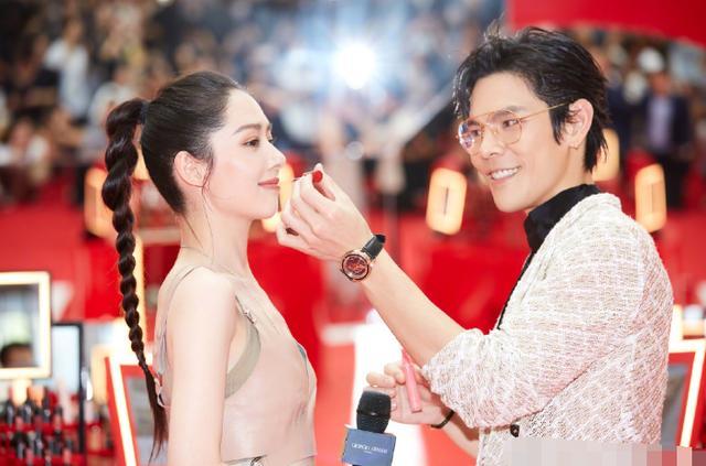 郭碧婷|郭碧婷维护亲爸敢跟婆婆当面杠，陈岚被呛到低头不插话！