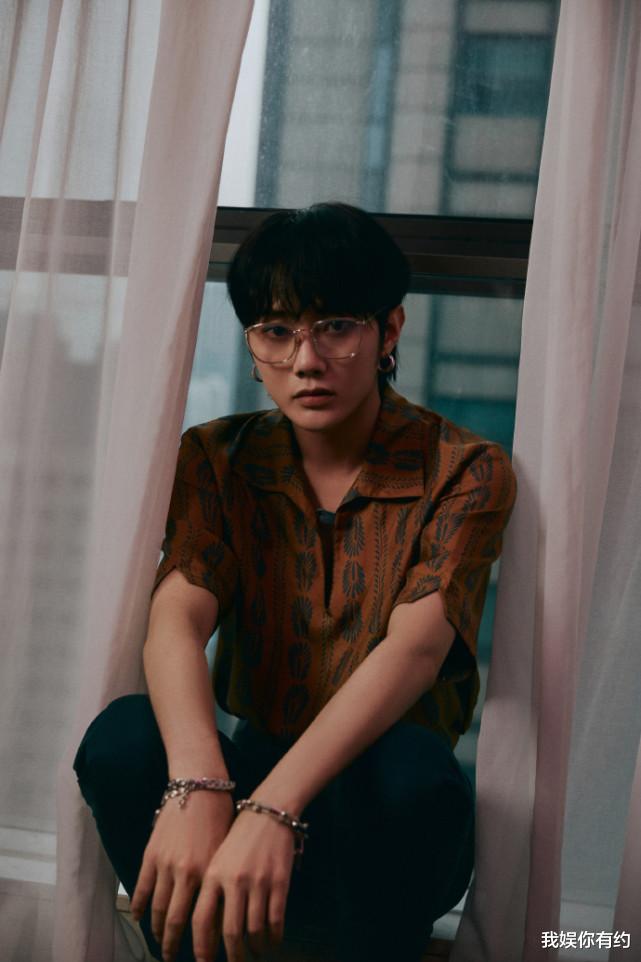 张艺兴|R1SE组合已毕业四个月，各成员发展大不一样，焉栩嘉仍没有通告？