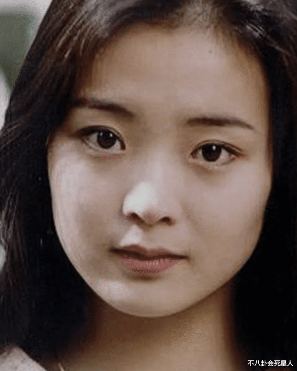 朱茵|五官有致命硬伤，却是公认的女神，娱乐圈氛围感美人的神奇魔力！