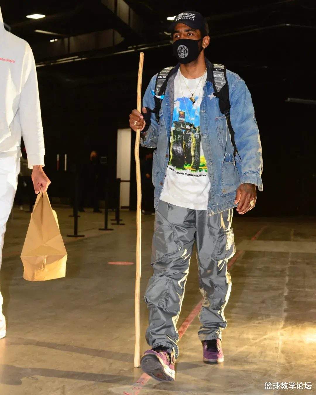 凯里·欧文|410万！篮网再签一人！欧文不打的原因找到了！这波他在大气层