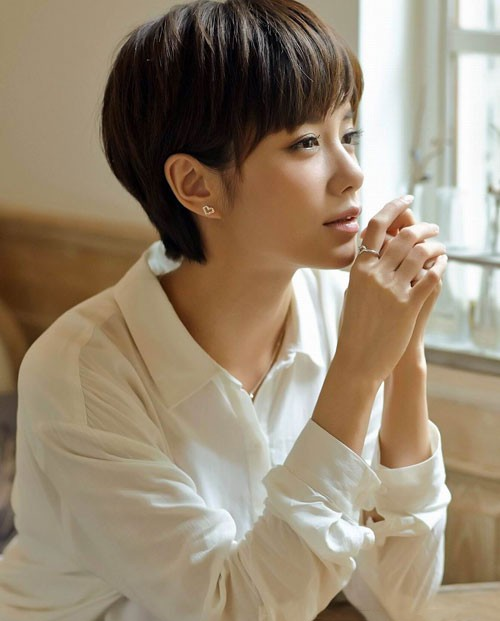 伊一|伊一近照，不愧是浙江台的一姐，私下里也是气场全开，漂亮又可爱