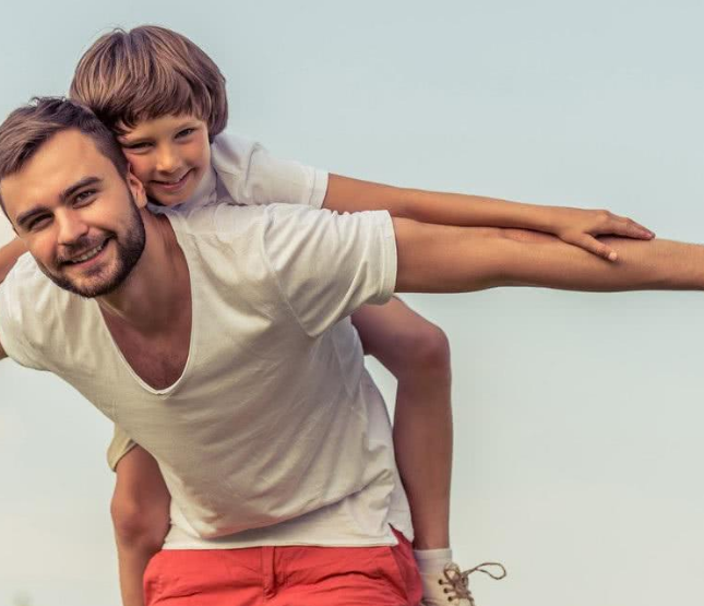 雷五有料|带孩子的过程中，父亲的陪伴一定不能缺少，能让孩子更加勇敢