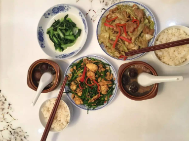 肝癌|痛心！29岁男子，肝癌晚期，化疗4次离世，医生直言：冰箱2物是“帮凶”