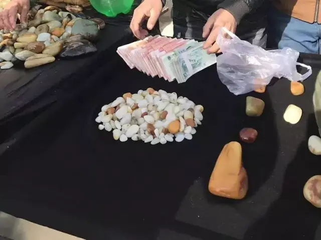 玉雕|和田玉市场大变天，大量店铺关门转让，最坏的时代真要来了吗？