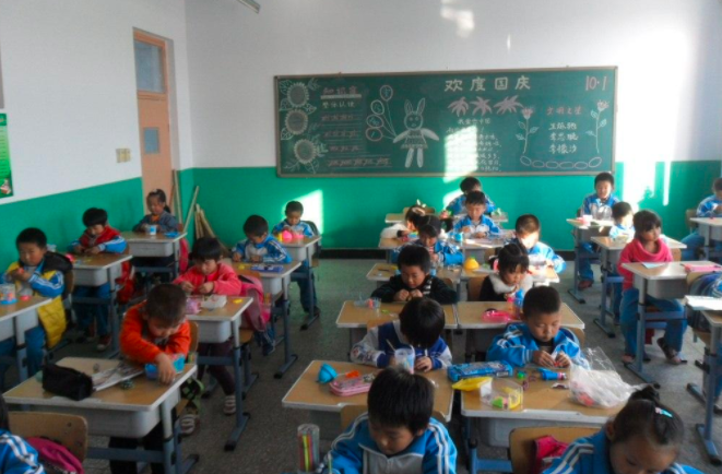 兜妈爱叨叨|同样是6岁入学，男孩女孩差距大，专家：男孩晚点上学会更好