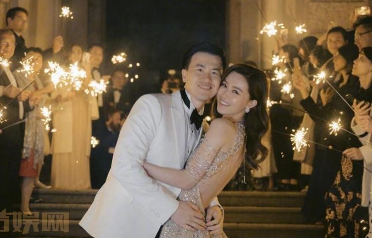 谢霆锋|谢霆锋为她着迷，陈冠希为追她要戒烟，网友：还好都没追上