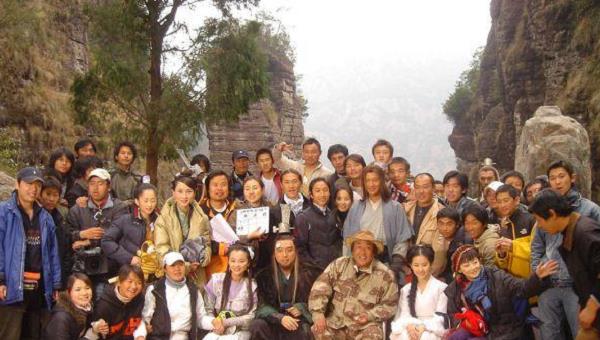 杨幂|17年前，谁还记得刘亦菲伞下的高二学生，如今火得一塌糊涂