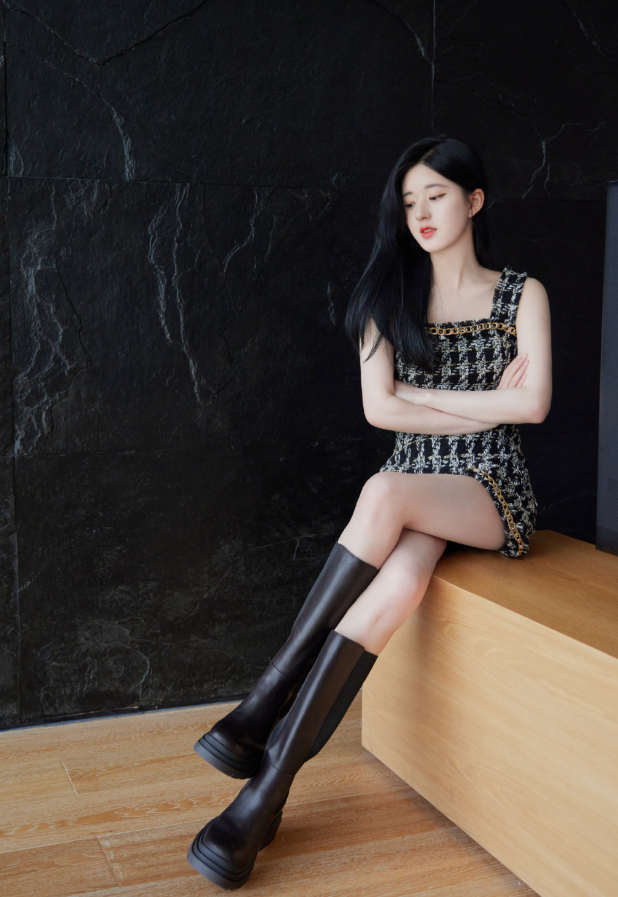 王菲|生图精修无差别，赵露思晒气球大片，气质超甜元气满满