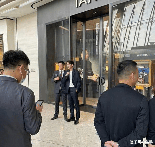 路宏|他是身高185cm的大帅哥,和欢瑞两男神都有合作,屡演男主却不红