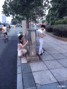 小叶娱记|“老婆说地上的印记是做瑜伽留下的，我总觉得哪不对，我该相信她吗”