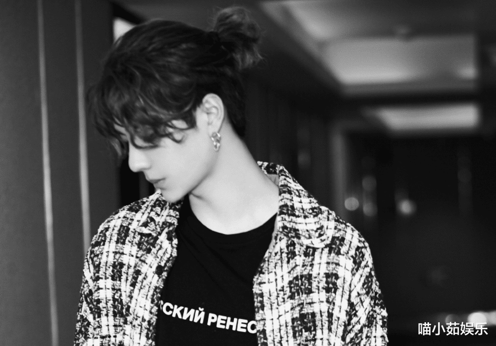 王一博|在镜头面前的王一博，粉丝可以看得见，但在实际生活当中并不能