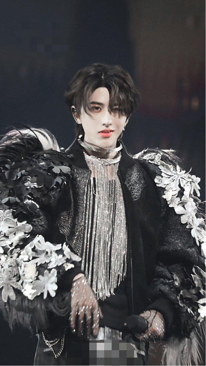 演唱会|蔡徐坤2021个人巡回演唱会，帅颜苏音炸舞杀疯了