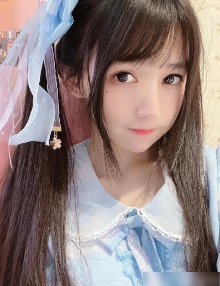 蔡萝莉|网红蔡萝莉线下见面会翻车，身材小脑袋大，头发稀少