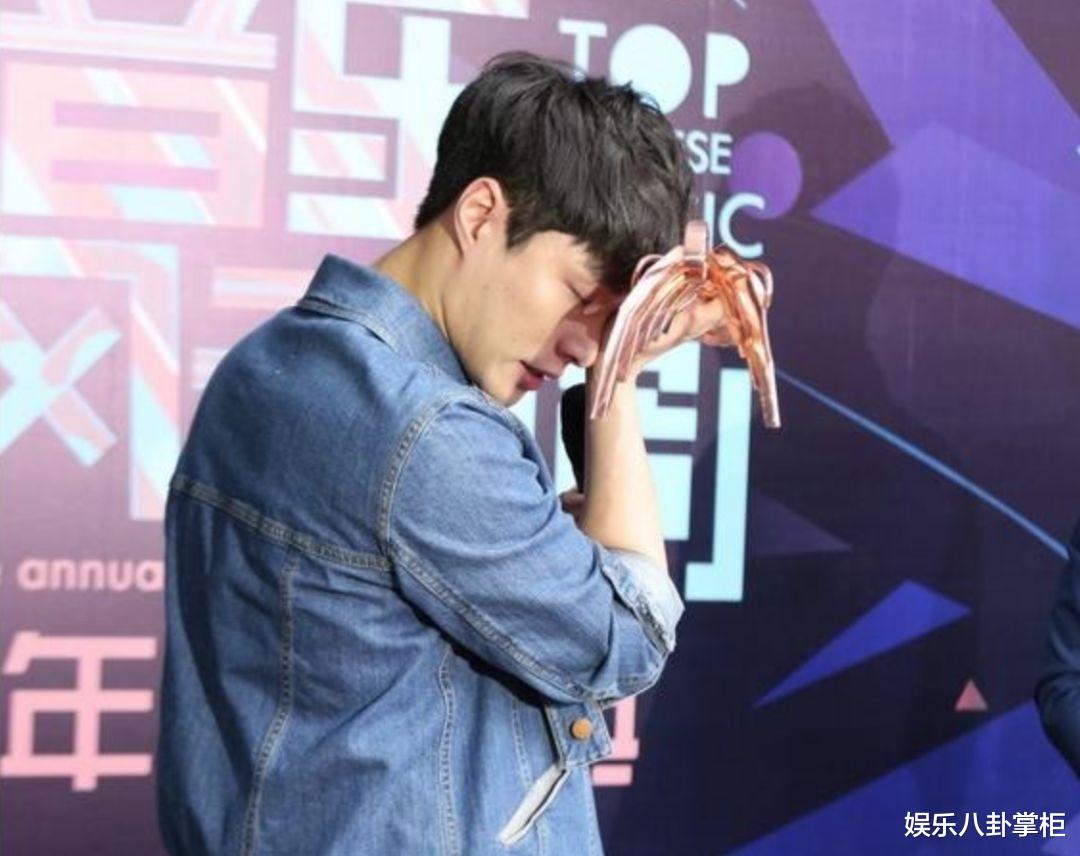 张艺兴|张艺兴的“尴尬”，会让多少流量明星“如梦初醒”？