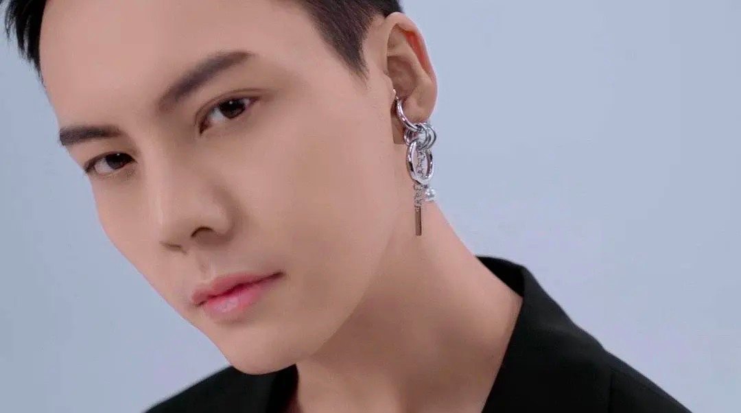 香奈儿|香奈儿酒会的男星，被吐槽简直是保安集会，陈伟霆我都没认出来？