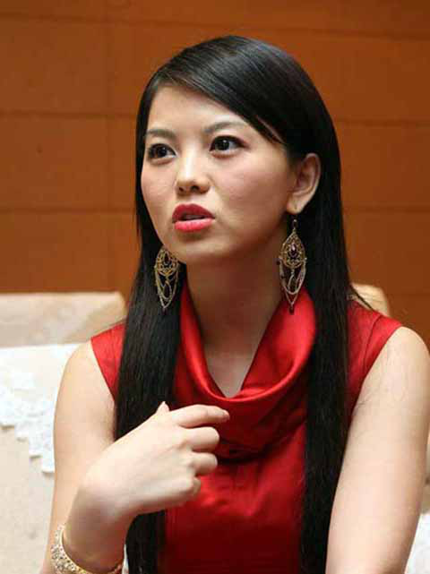 李湘|李湘：1月伙食费7万？女儿1月花65万？3方面揭开她为啥这么有钱