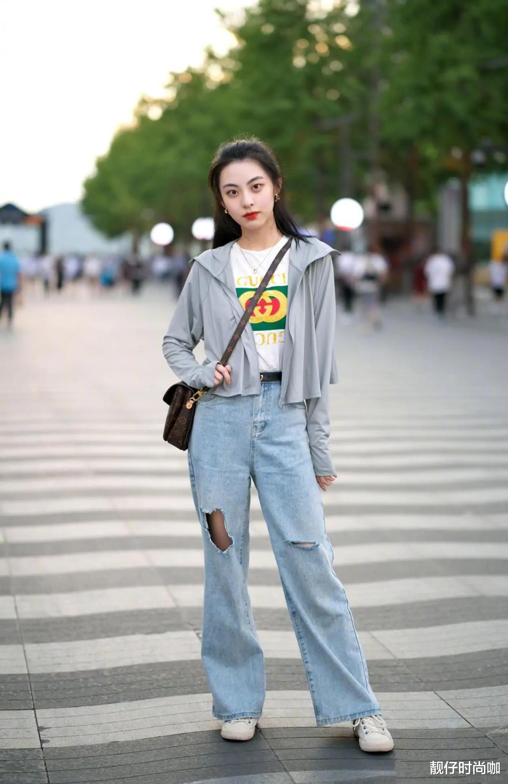 靓仔时尚咖|百搭单品小白鞋永不过时！学会这样穿搭，轻松化身时尚达人！