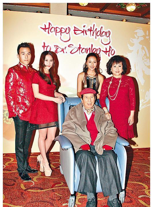 育妈计|坐拥数百亿身家，一顿饭却才吃100多元，不请保姆自己去市场买菜