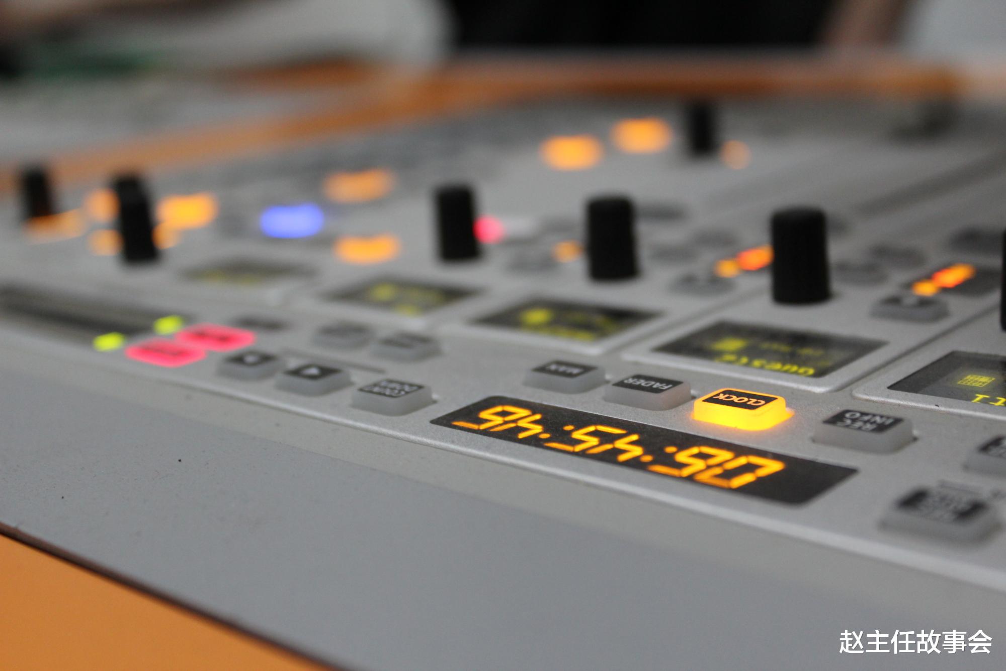 赵主任故事会|北大毕业,为什么女领导总让我加班?