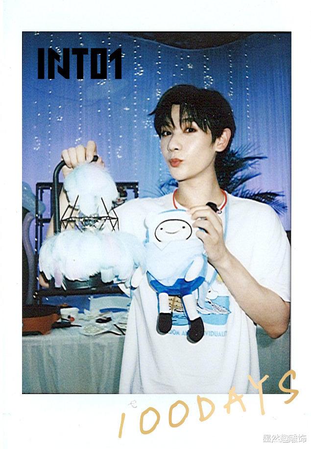 米卡|INTO1成团100天照片，周柯宇清冷，米卡造型独特，看到刘宇：爱了