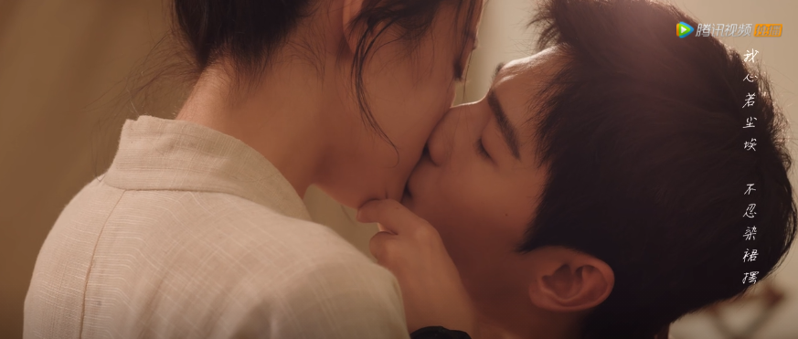 吻戏|《荣耀》：于途为何来沙漠探班？一场吻戏说明一切，编剧太懂精髓