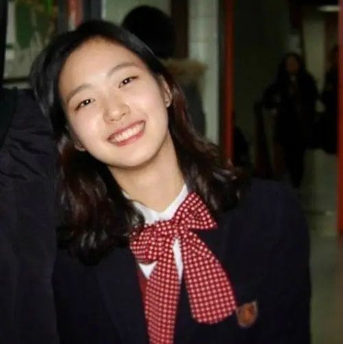 金高银|她的中文水平达10级,凭借“尺度片”得到认可,不惜为戏增重8斤