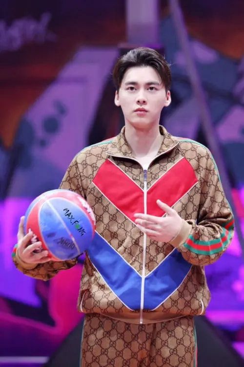 黄子韬|5位拥有“神技能”的明星，徐锦江一幅画卖80万，黄子韬多才多艺